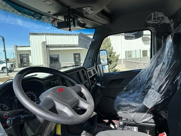 2025 Peterbilt 548 - image 15