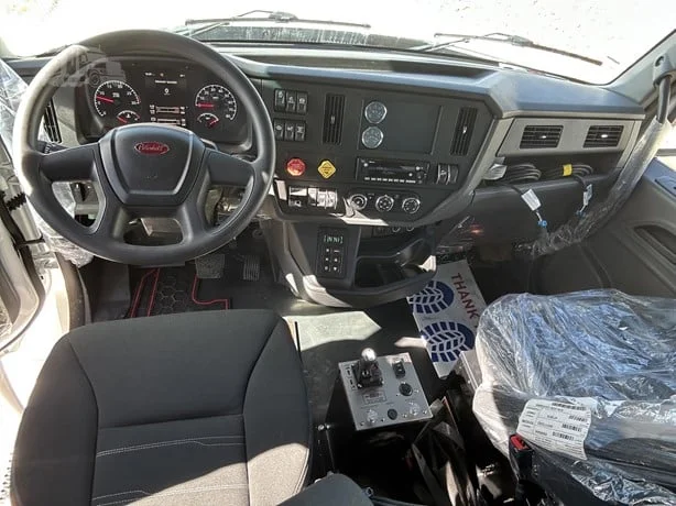 2025 Peterbilt 548 - image 14