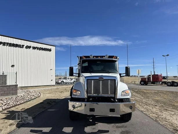 2025 Peterbilt 548 - image 9