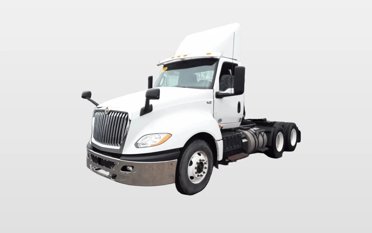 2018 International LT - image 1