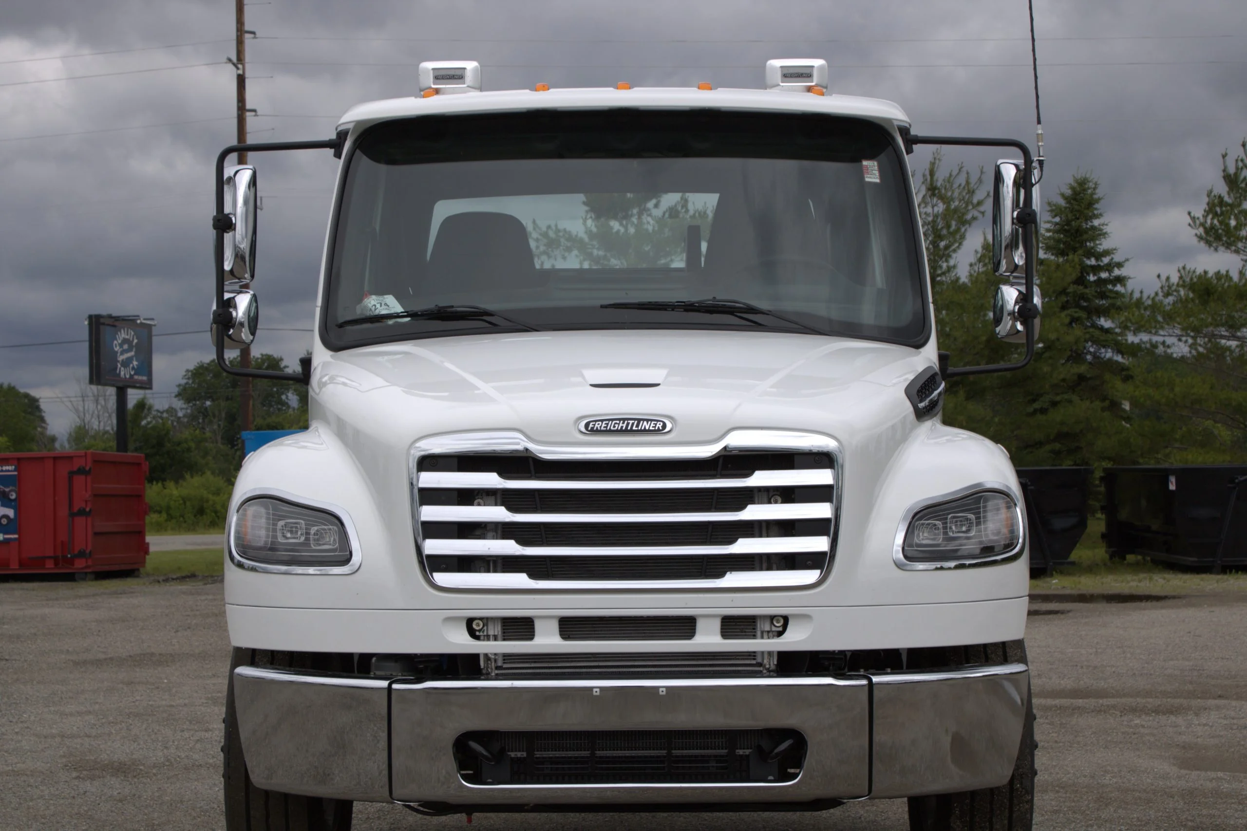 2027 Freightliner eM2 — photo 2