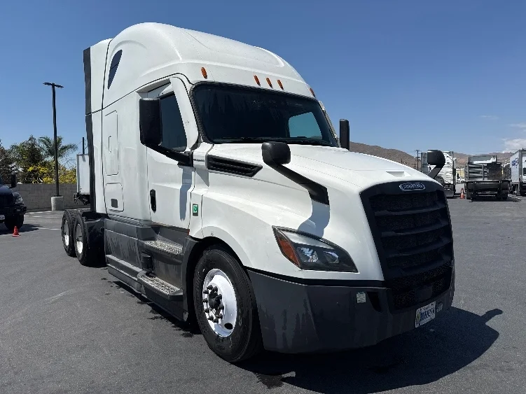 2023 Freightliner Cascadia in Fontana, CA