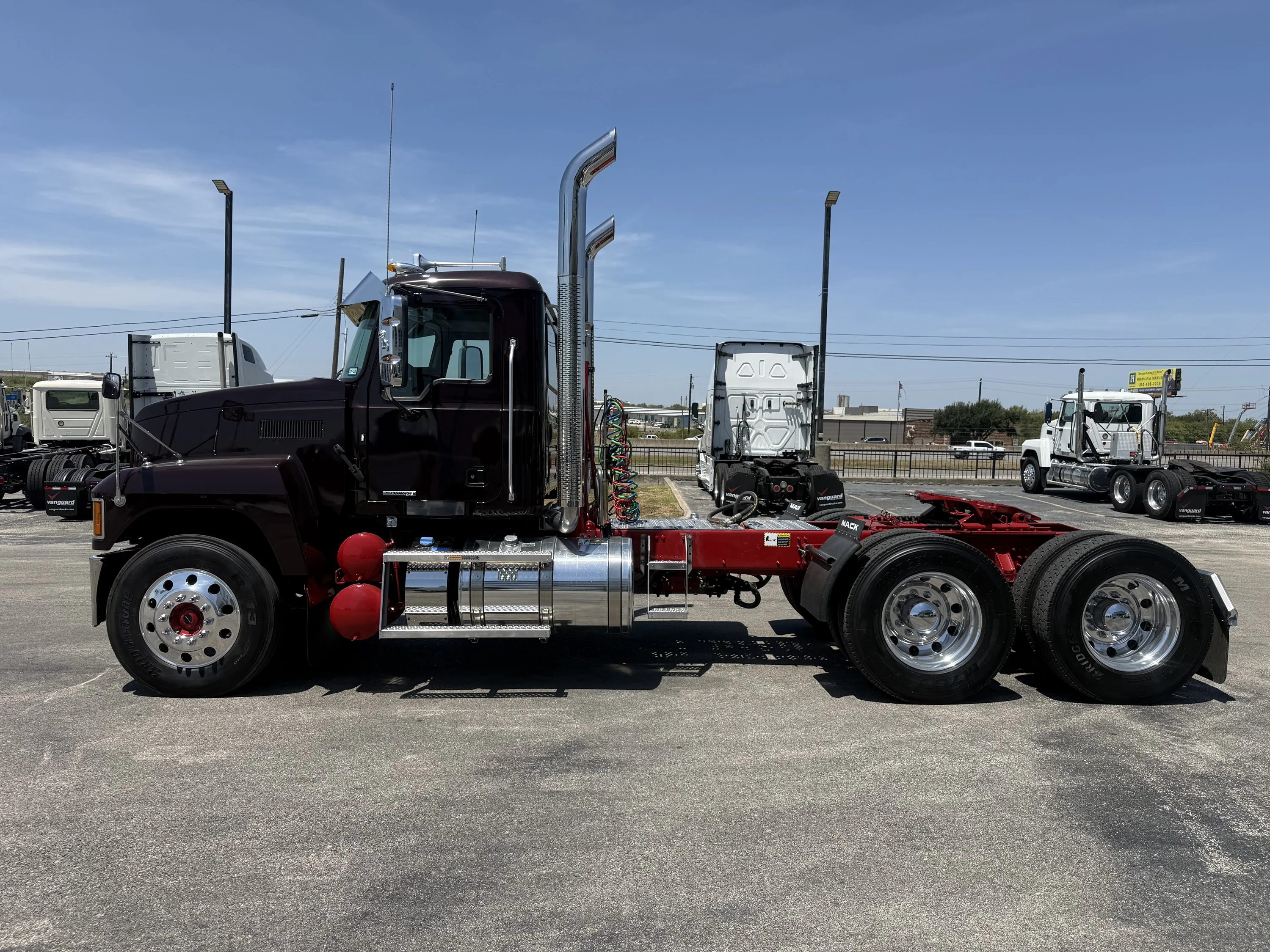 2026 Mack Pinnacle in Austin, TX — photo 9