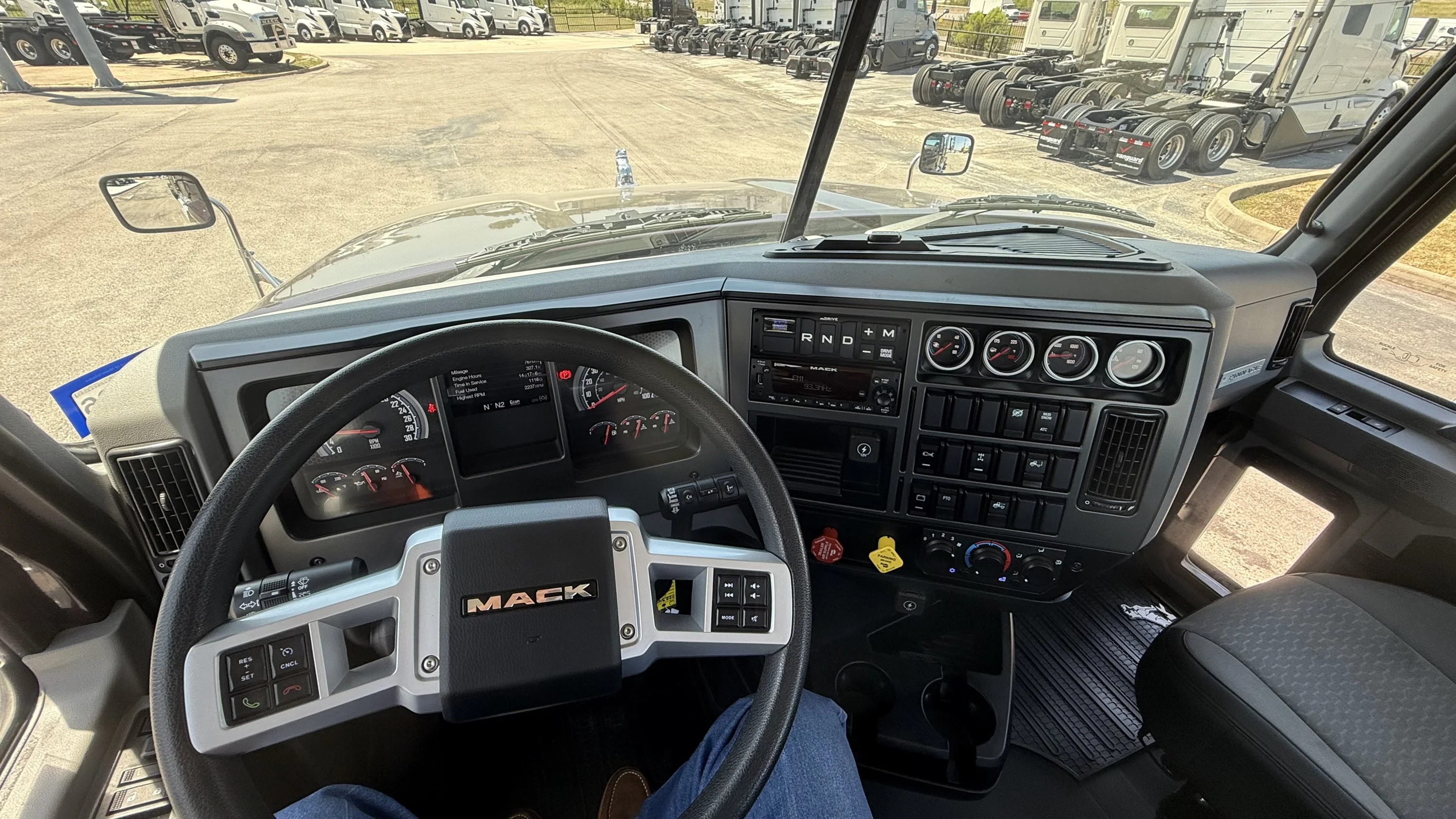 2026 Mack Pinnacle in Austin, TX — photo 39