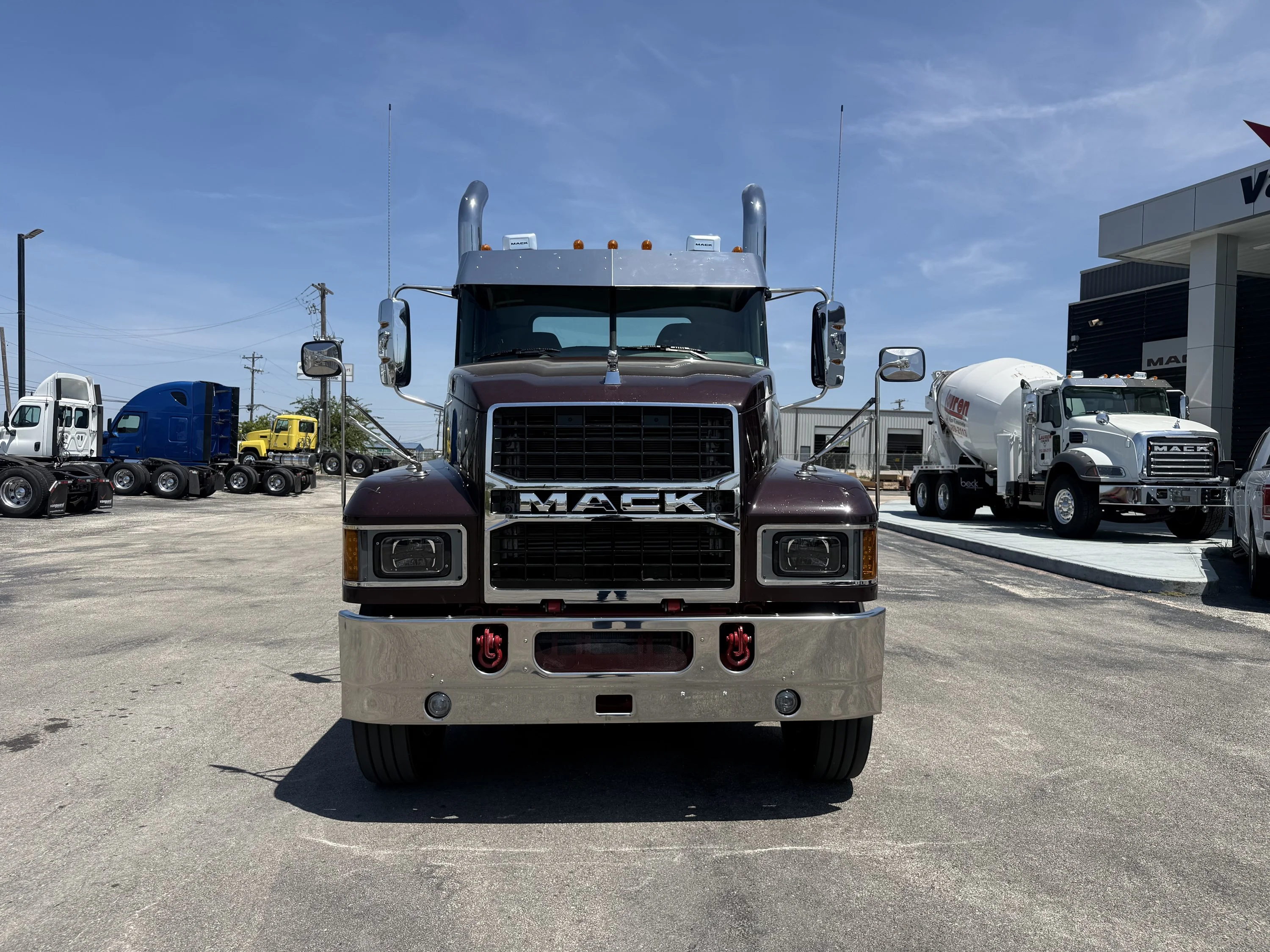 2026 Mack Pinnacle in Austin, TX — photo 2