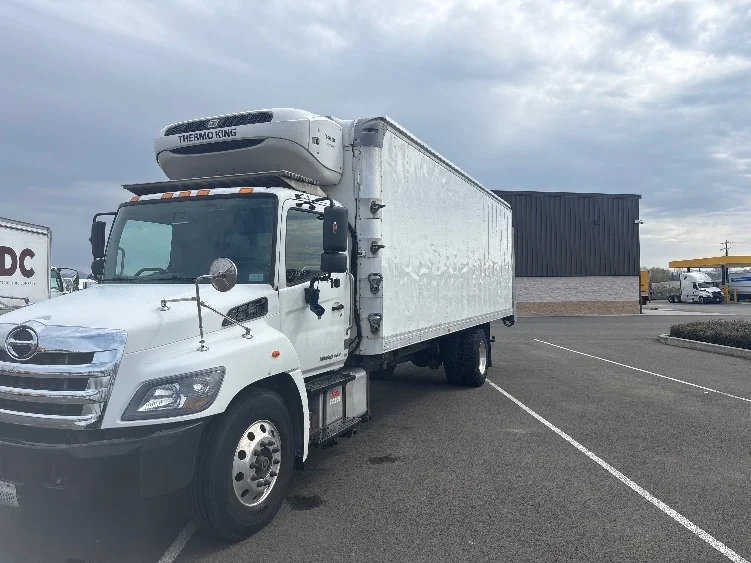 2019 Hino 338 in Everett, WA — photo 3