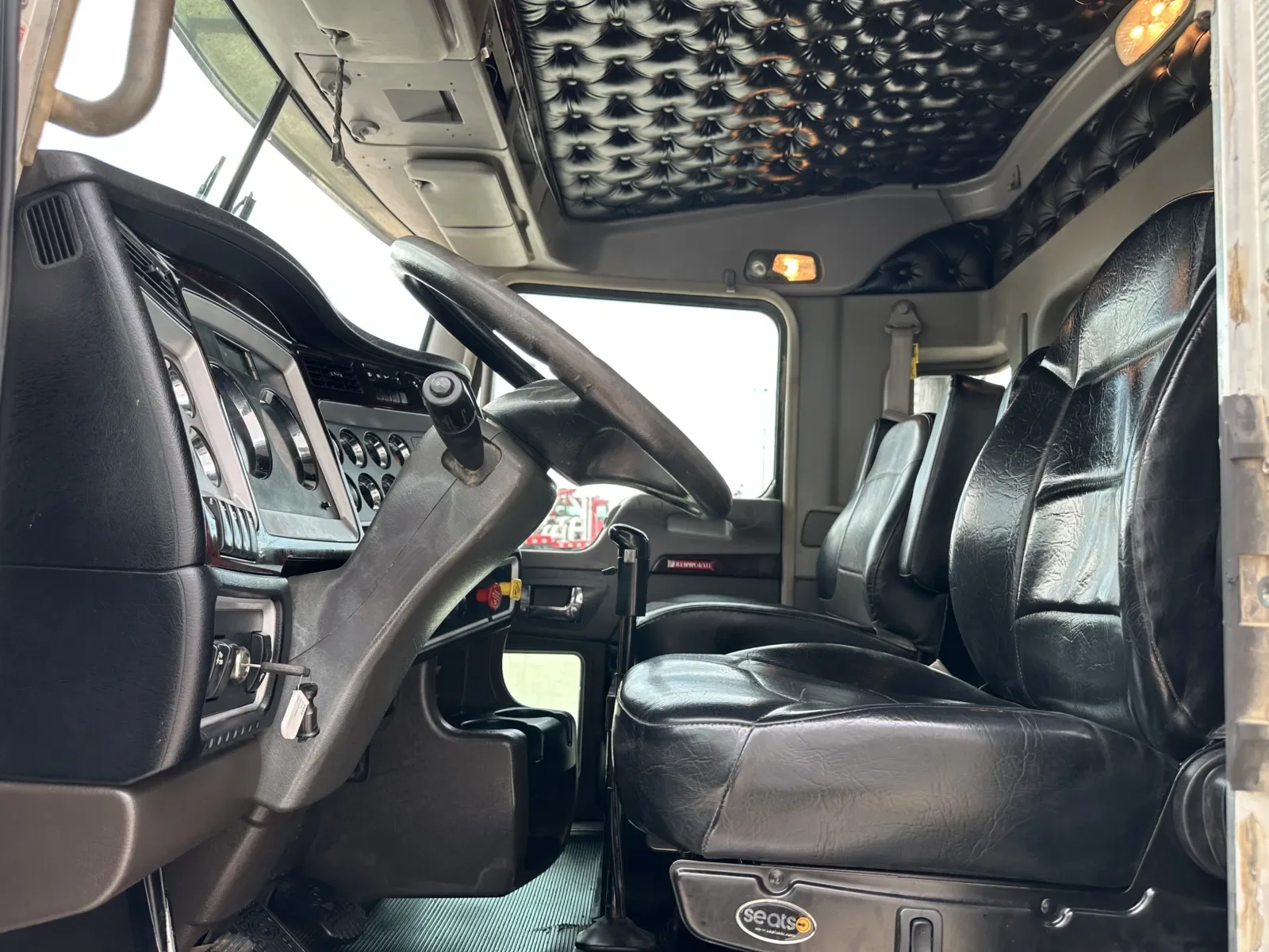 2016 Kenworth T800 in Hutchins, TX — photo 14