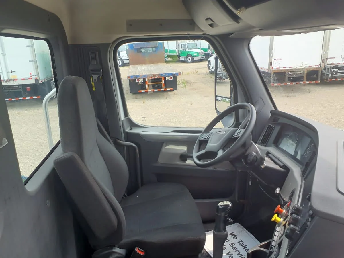 2020 Freightliner Cascadia in Wayland, MI — photo 7