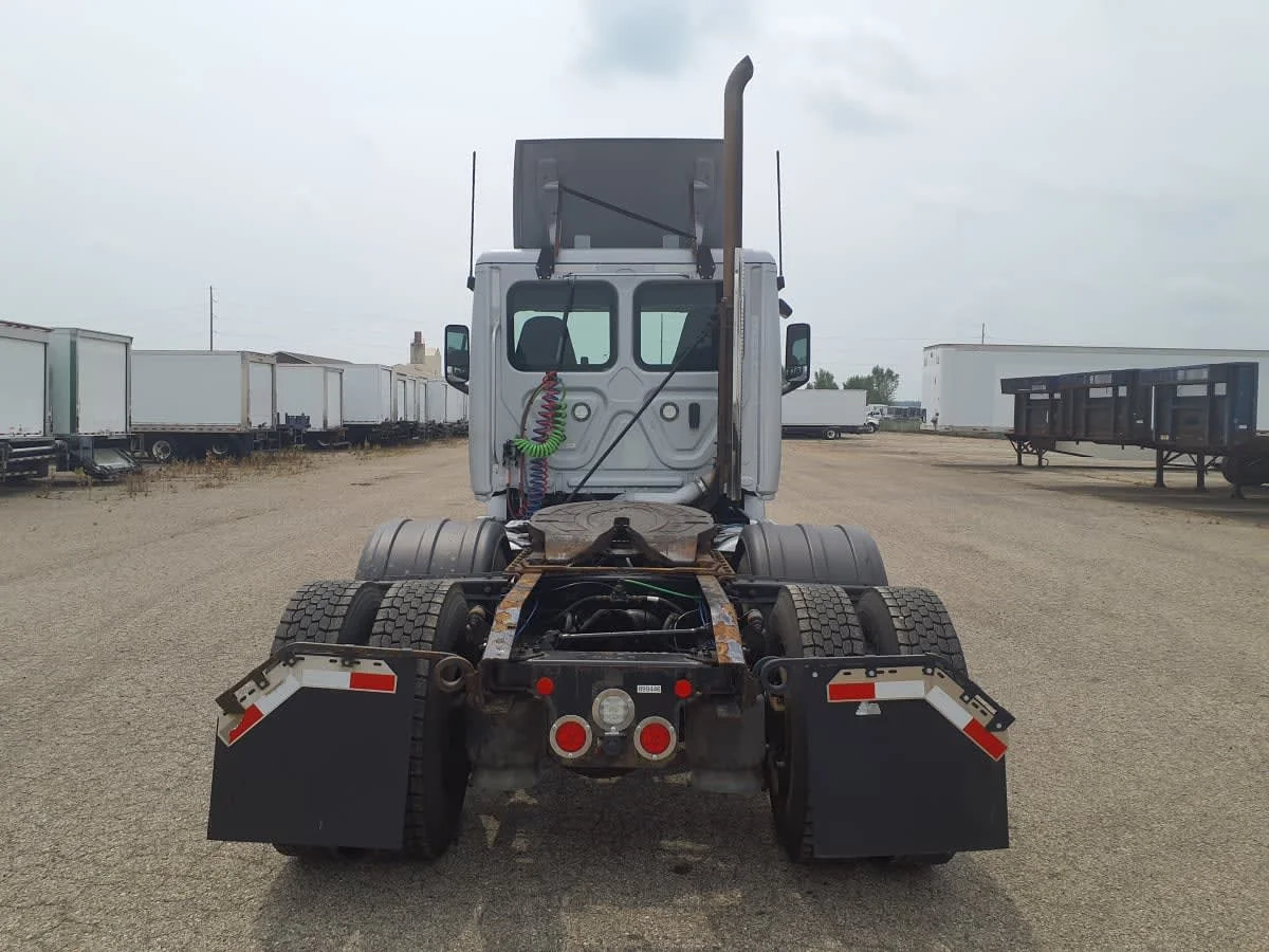 2020 Freightliner Cascadia in Wayland, MI — photo 5