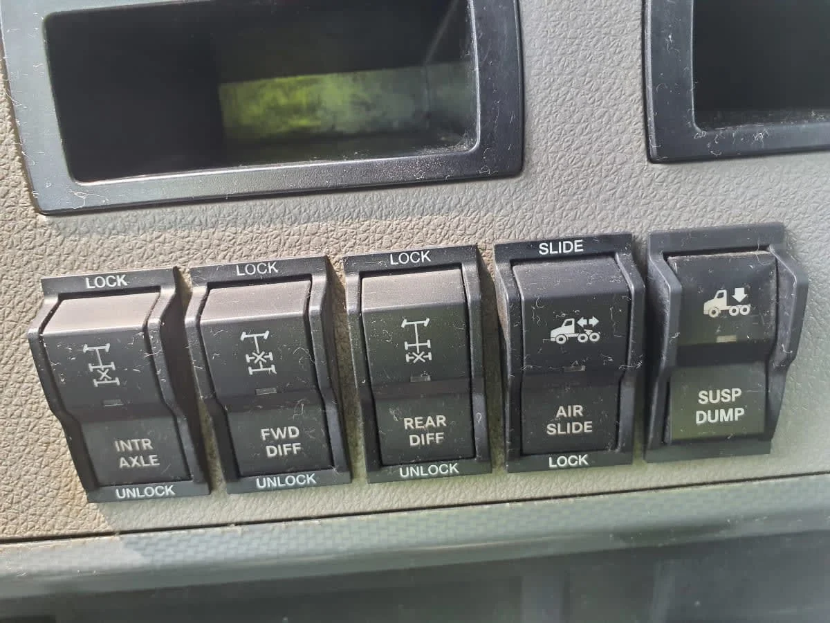 2020 Freightliner Cascadia in Wayland, MI — photo 12