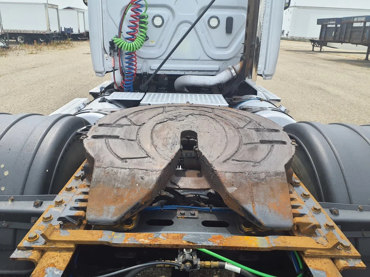 2020 Freightliner Cascadia in Wayland, MI — photo 10