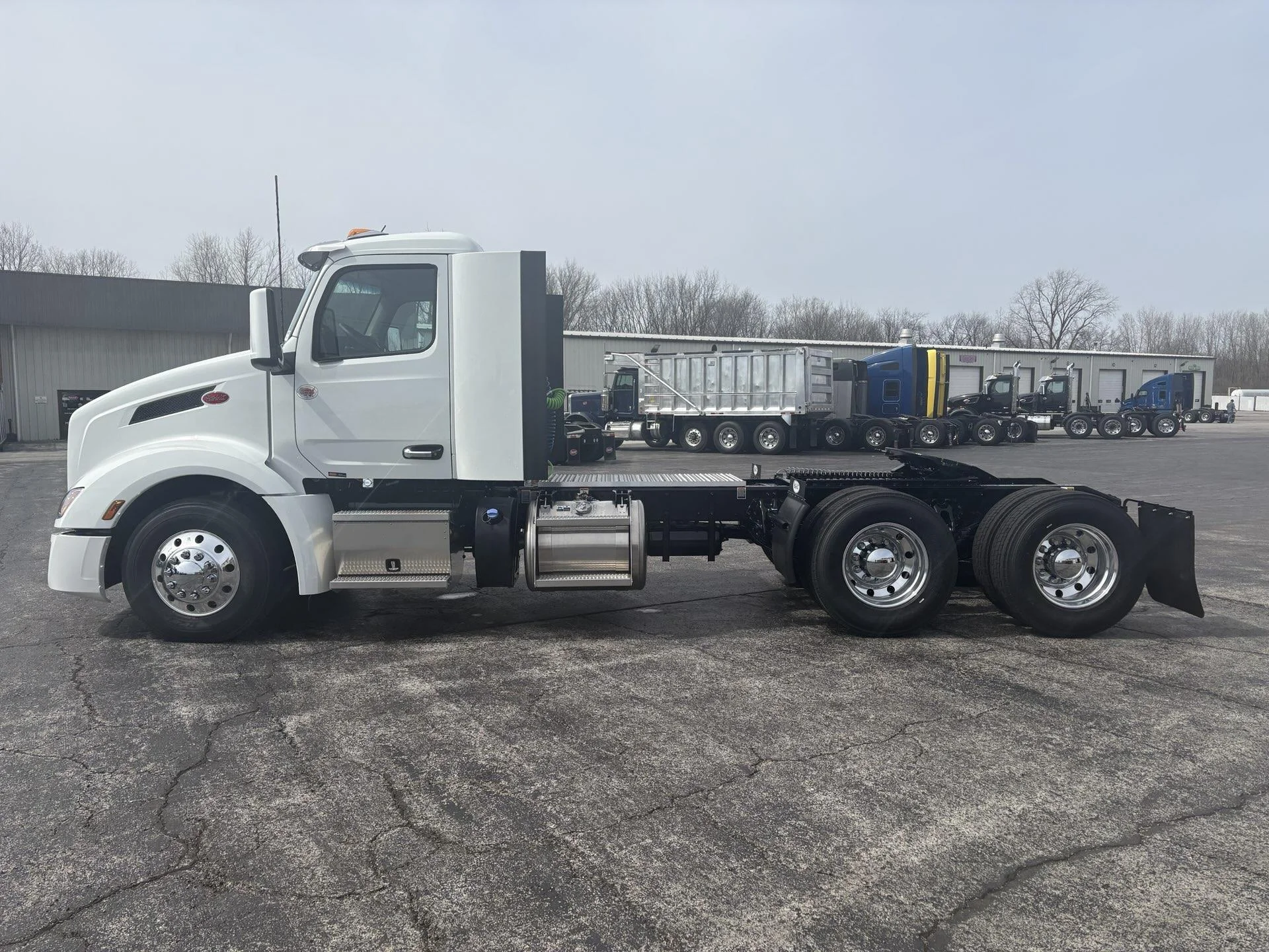 2027 Peterbilt 579 in Findlay, OH — photo 4