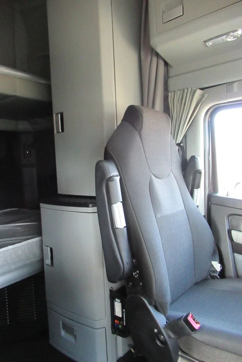 2023 Kenworth T680 - image 24