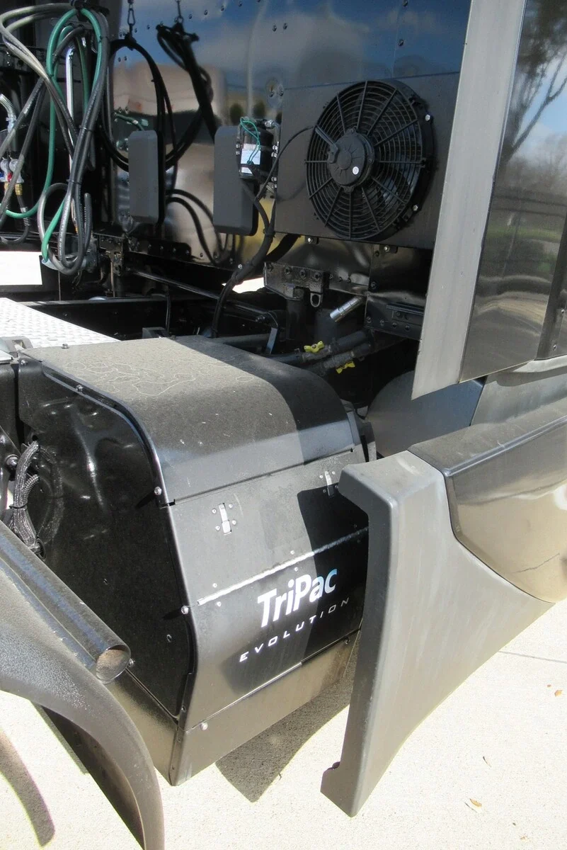 2023 Kenworth T680 - image 17