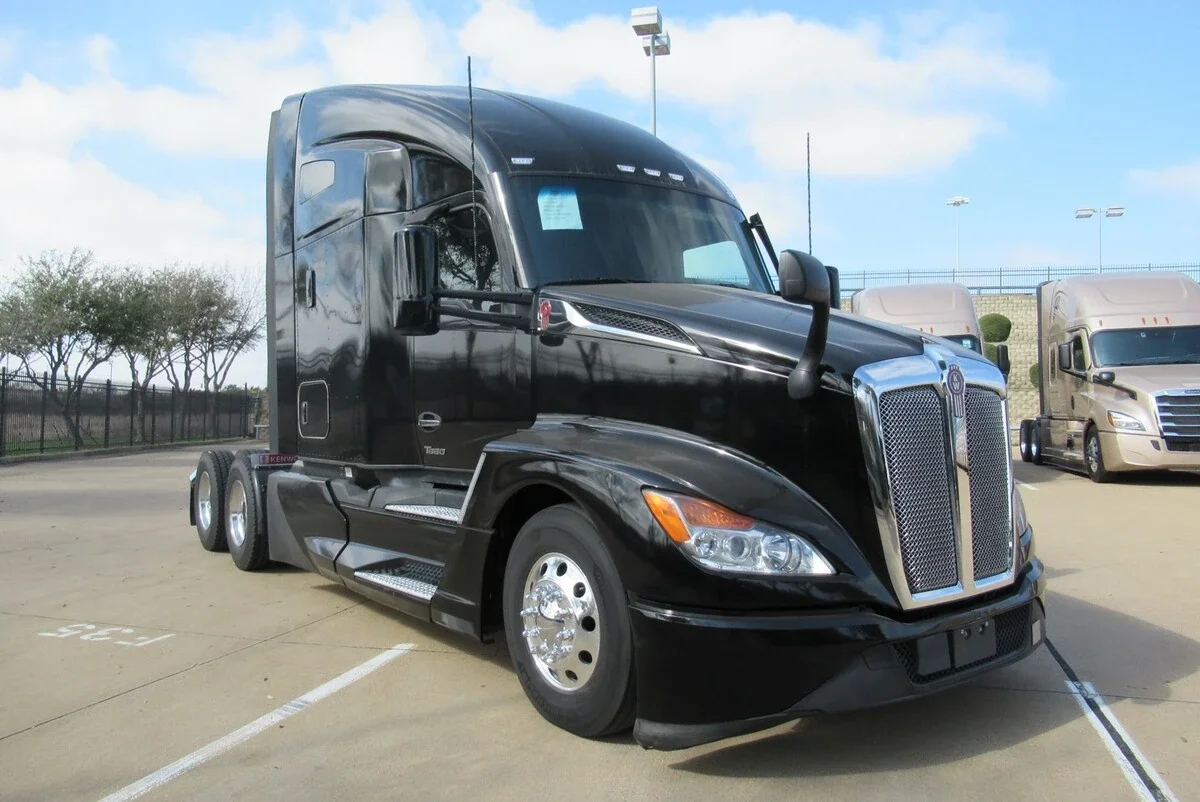 2023 Kenworth T680 - image 2