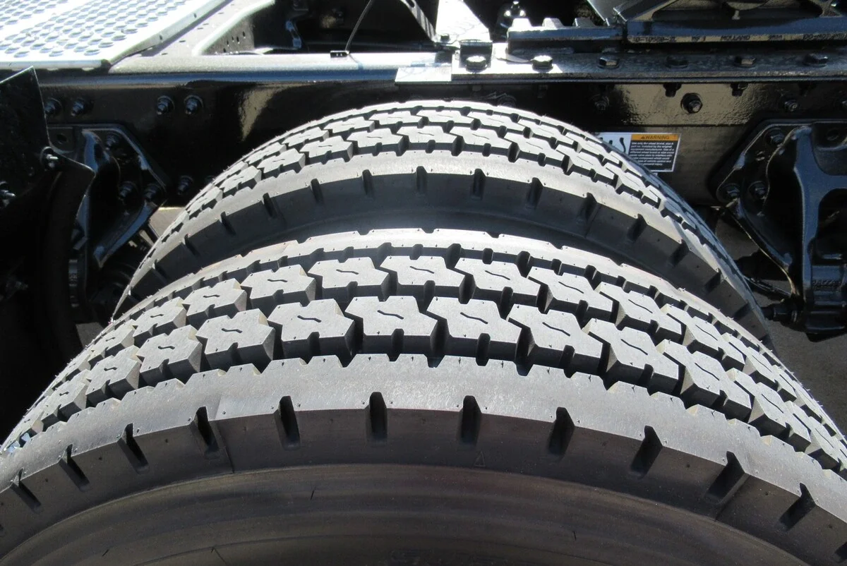 2023 Kenworth T680 - image 10