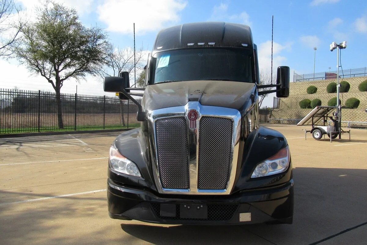 2023 Kenworth T680 - image 7