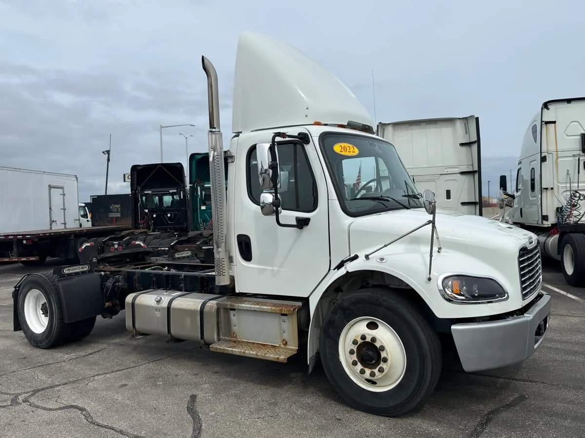 2022 Freightliner M2 106 in Oak Creek, WI — photo 3