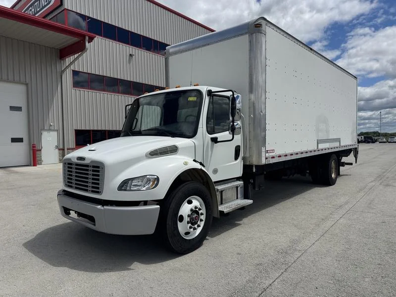 2019 Freightliner M2 106 in Columbus, OH — photo 2