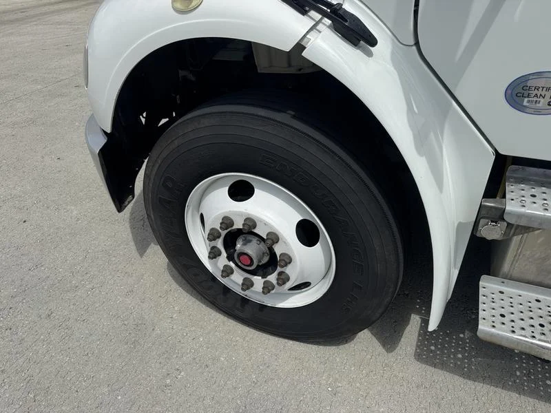 2019 Freightliner M2 106 in Columbus, OH — photo 3