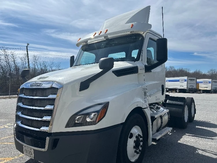 2020 Freightliner Cascadia in Anderson, SC — photo 3