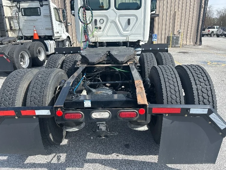 2020 Freightliner Cascadia in Anderson, SC — photo 6