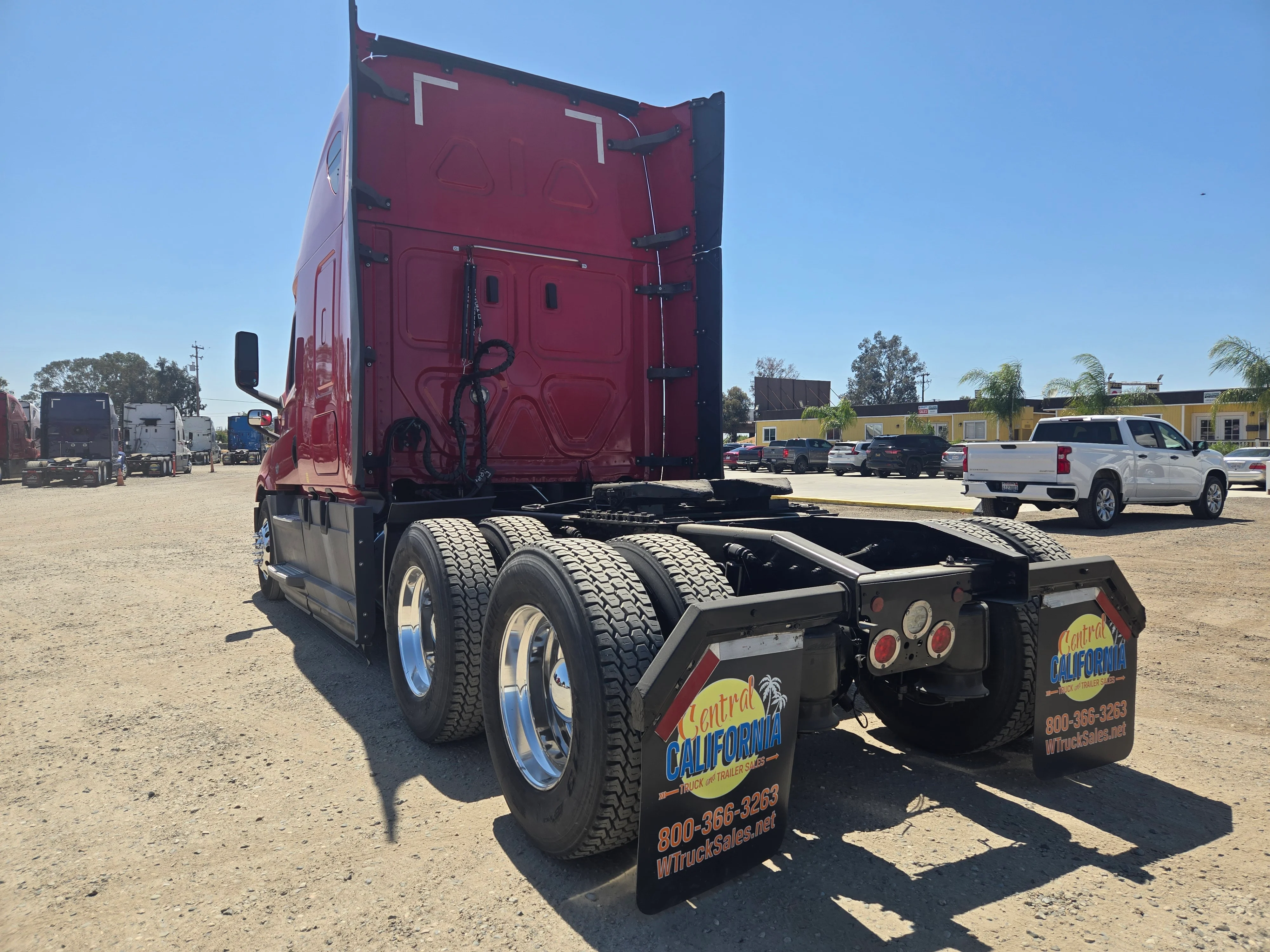 2020 Freightliner Cascadia in Fresno, CA — photo 7