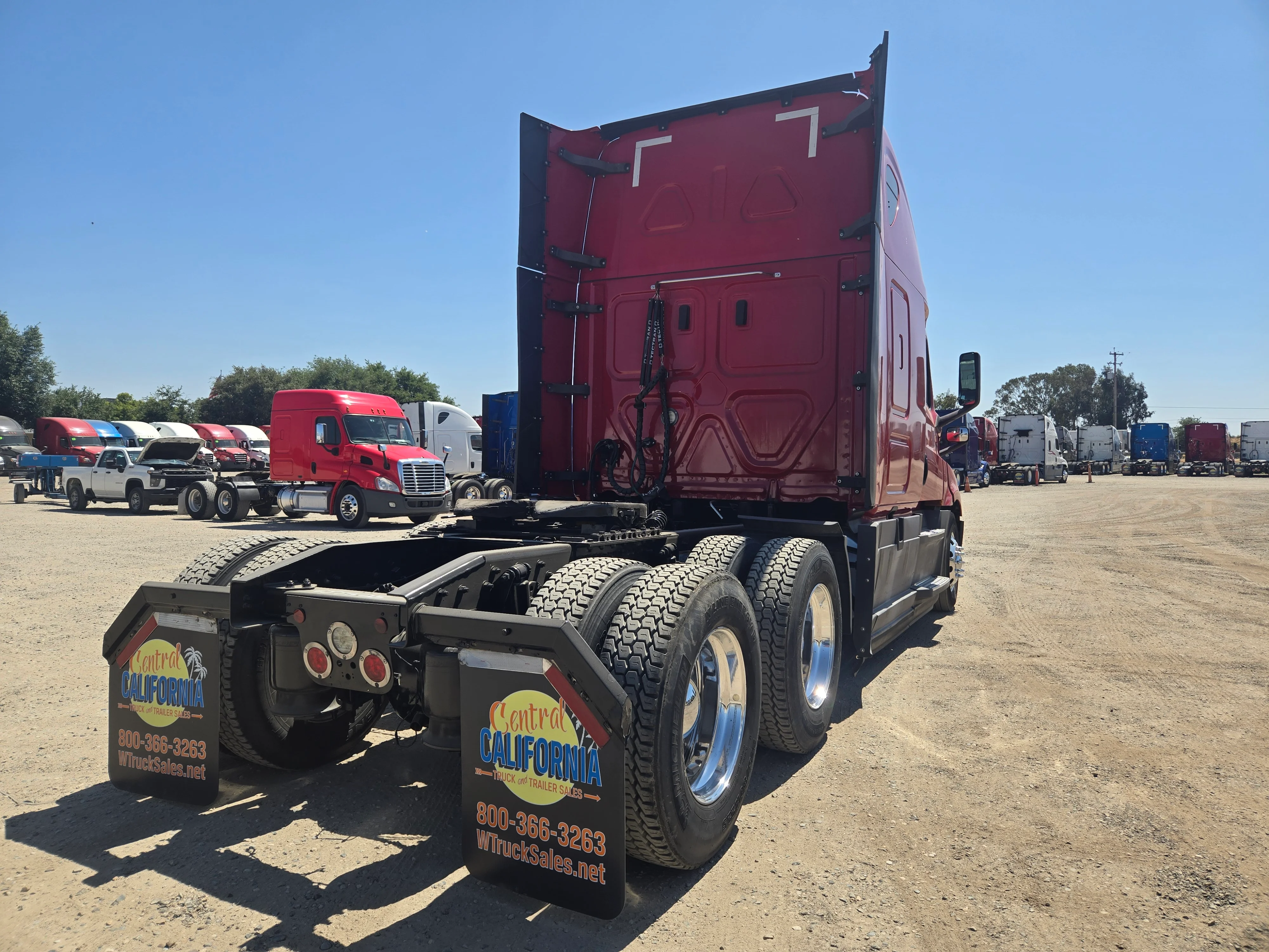 2020 Freightliner Cascadia in Fresno, CA — photo 5