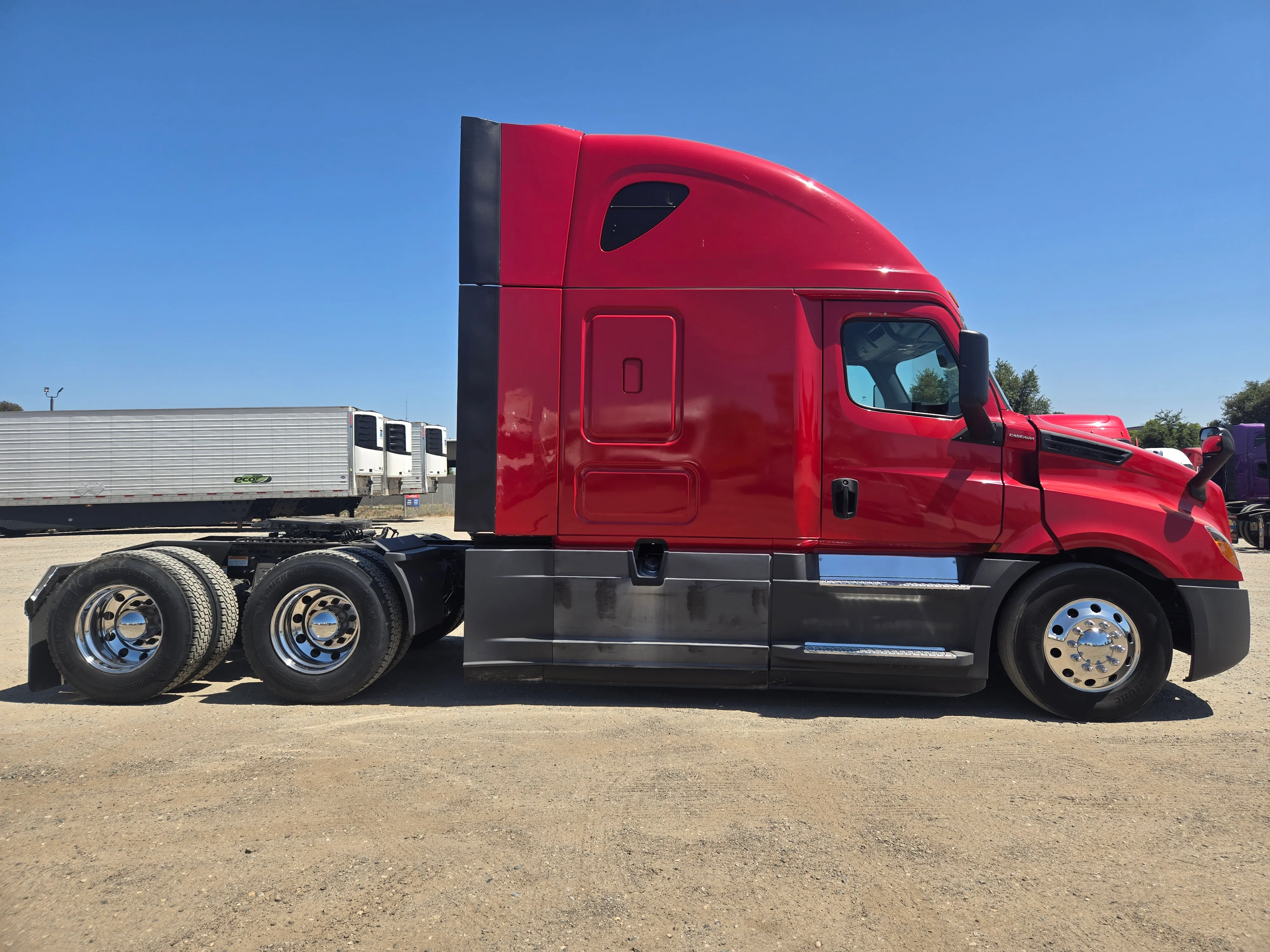2020 Freightliner Cascadia in Fresno, CA — photo 4