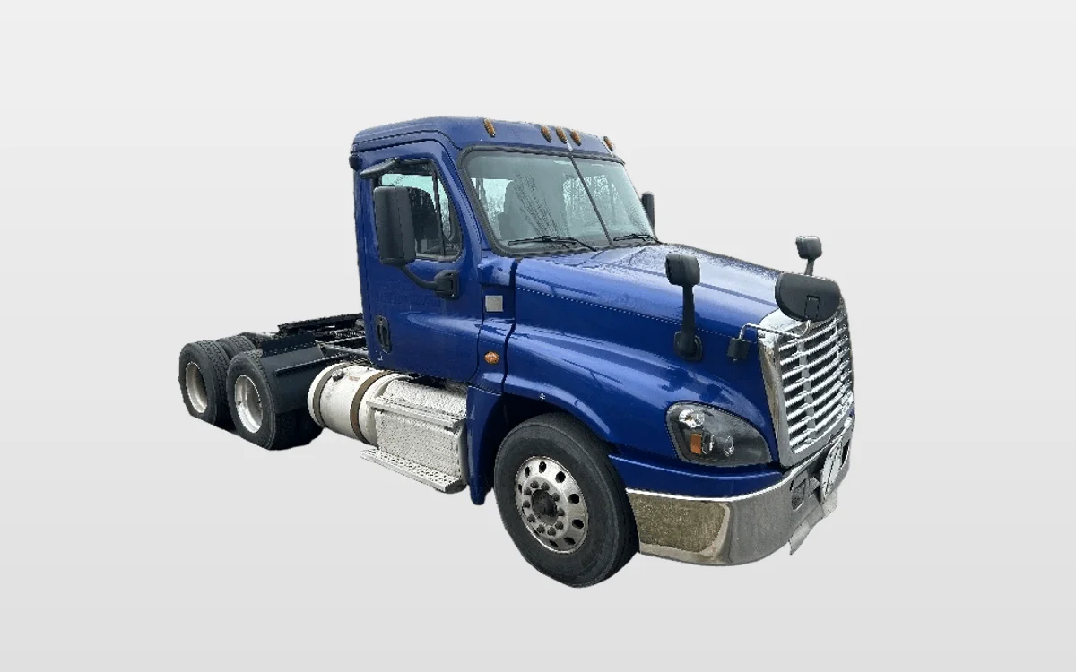 2018 Freightliner Cascadia - image 1