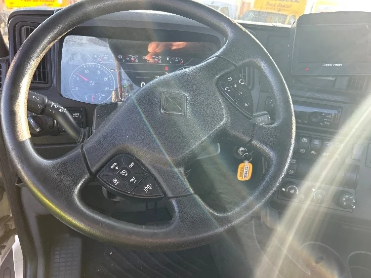 2020 International LT - image 10