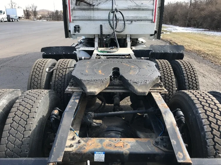 2019 Freightliner Cascadia - image 6