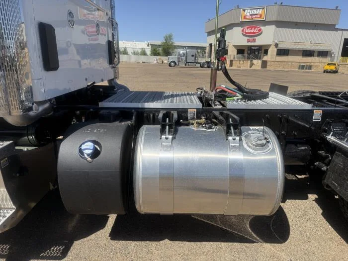 2027 Peterbilt 567 - image 15