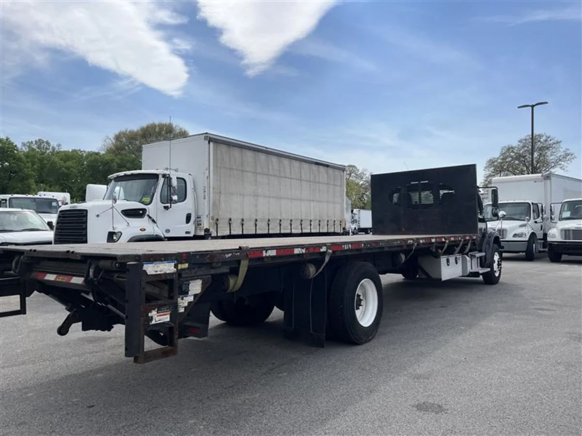 2019 Freightliner M2 106 in Beltsville, MD — photo 4