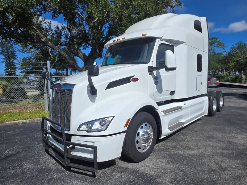 2025 Peterbilt 579 - image 2