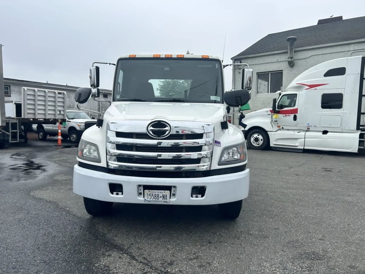 2015 Hino 338 in Newark, NJ — photo 2