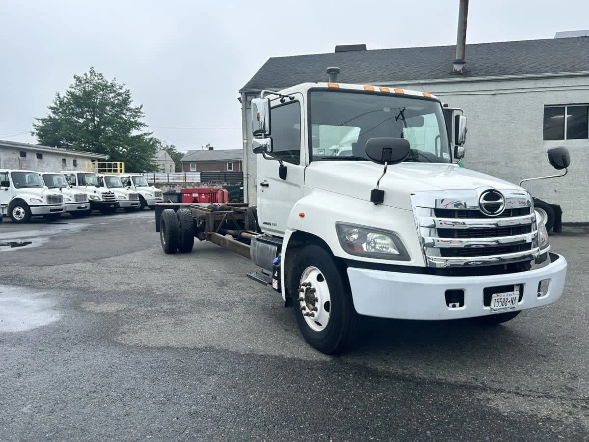 2015 Hino 338 in Newark, NJ — photo 3