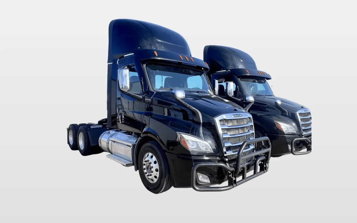 2022 Freightliner Cascadia - image 1