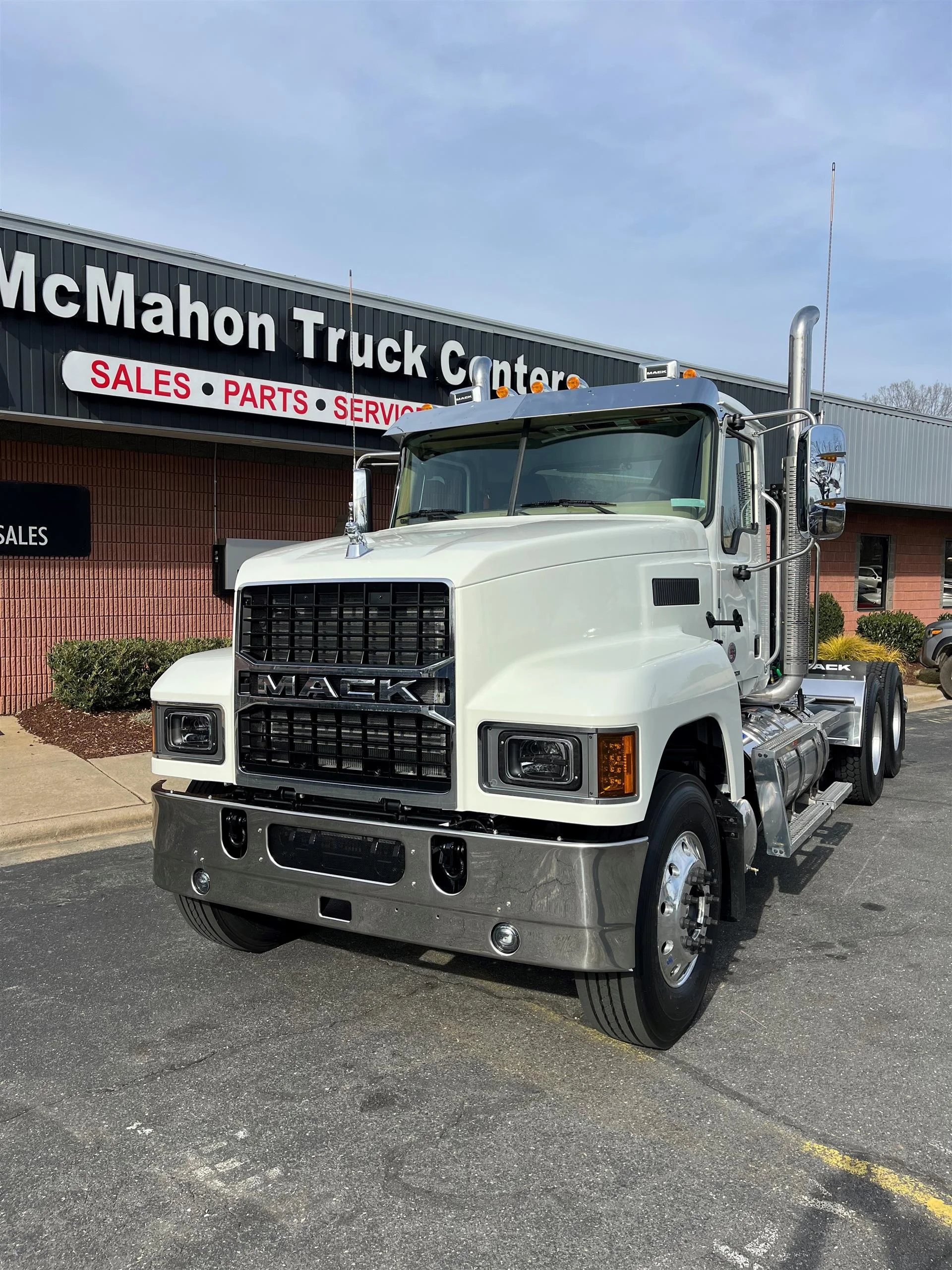2026 Mack Pinnacle in Charlotte, NC — photo 2
