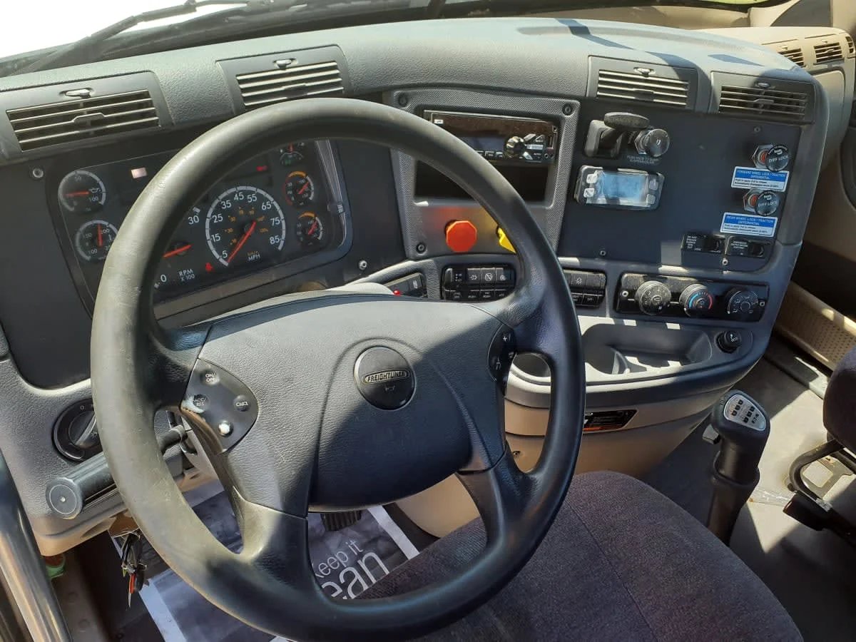 2020 Freightliner Cascadia in Converse, TX — photo 7