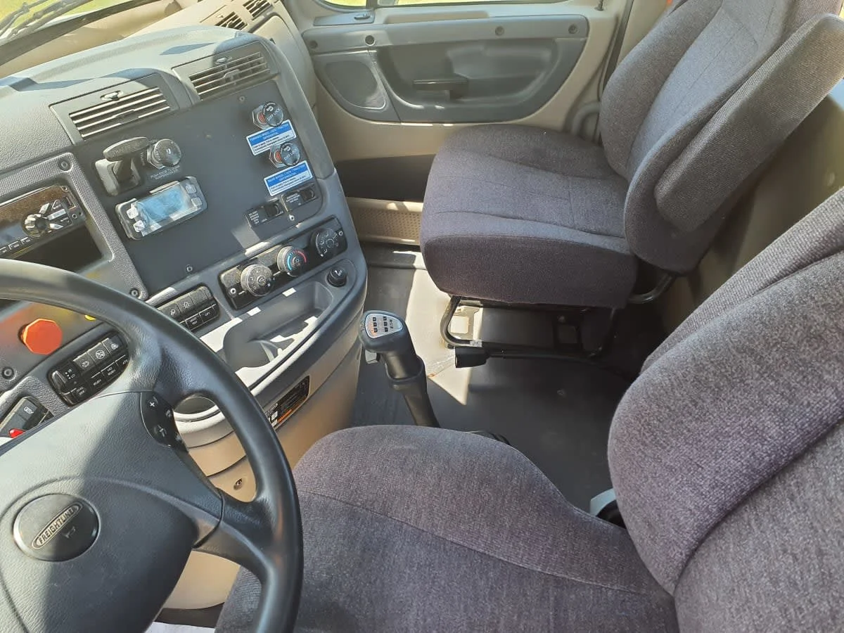 2020 Freightliner Cascadia in Converse, TX — photo 10