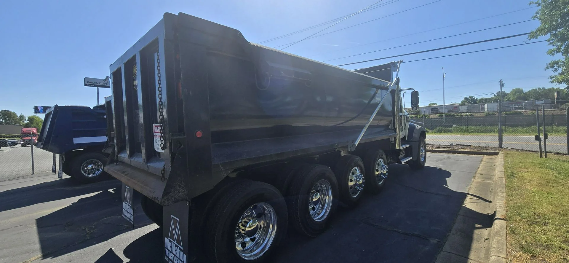 2024 Mack Granite - image 4