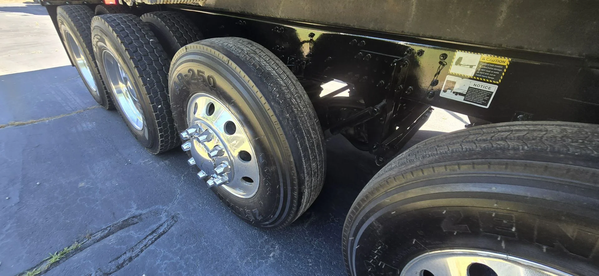 2024 Mack Granite - image 10