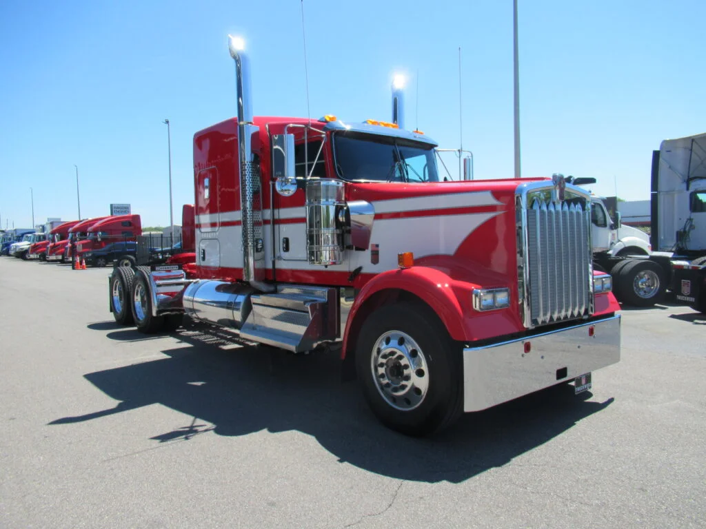 2027 Kenworth W900 in Birmingham, AL — photo 4