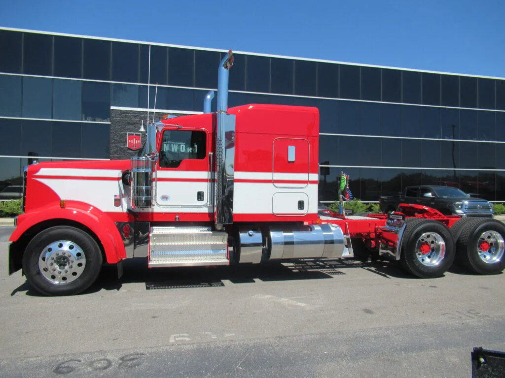 2027 Kenworth W900 in Birmingham, AL — photo 2