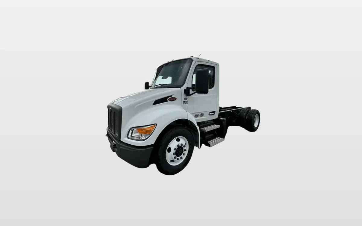 2025 Peterbilt 536 - image 1