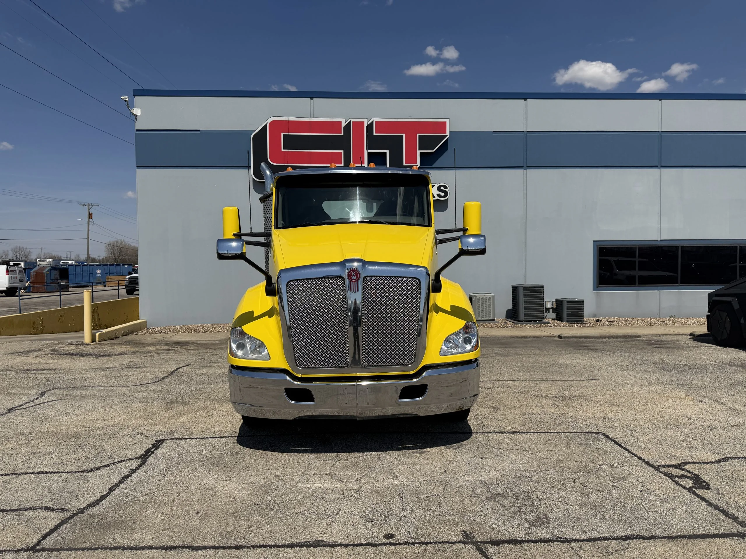 2016 Kenworth T680 - image 2