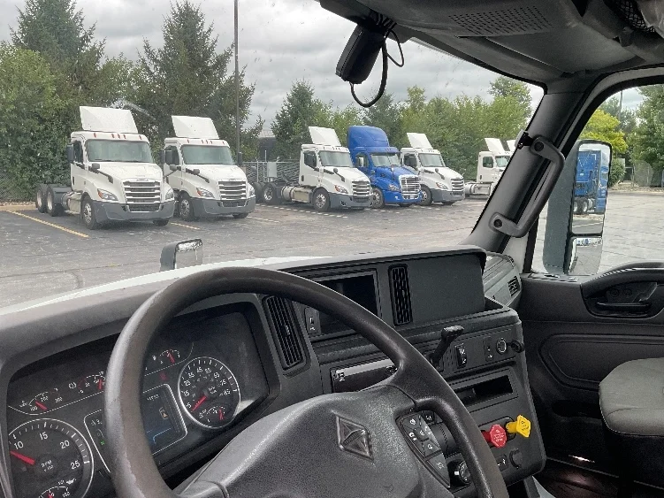 2020 International LT - image 10