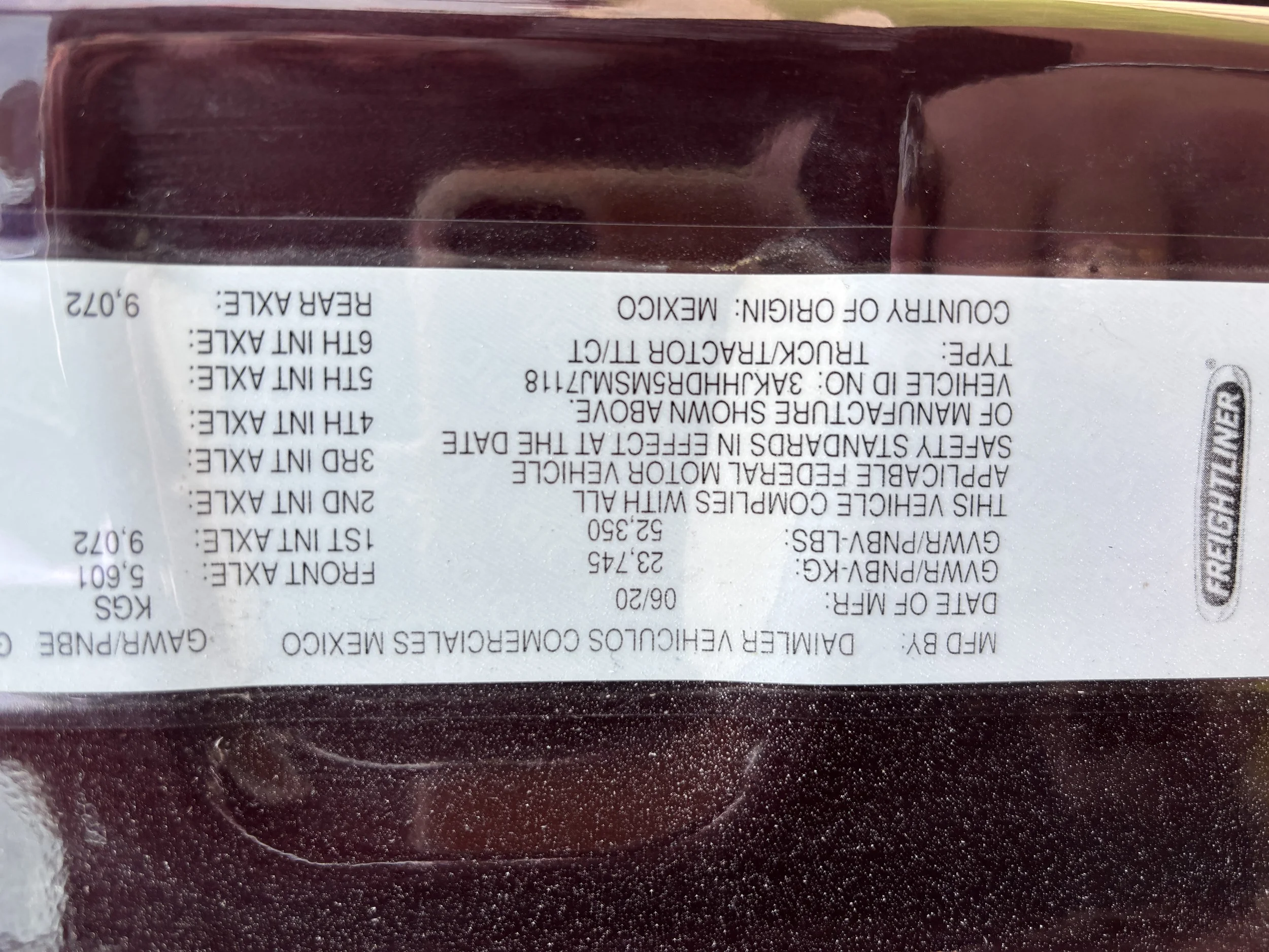 2021 Freightliner Cascadia — photo 3