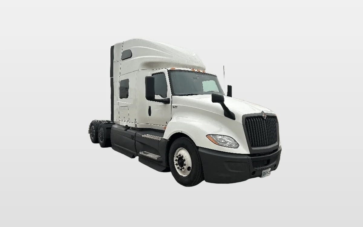 2023 International LT - image 1